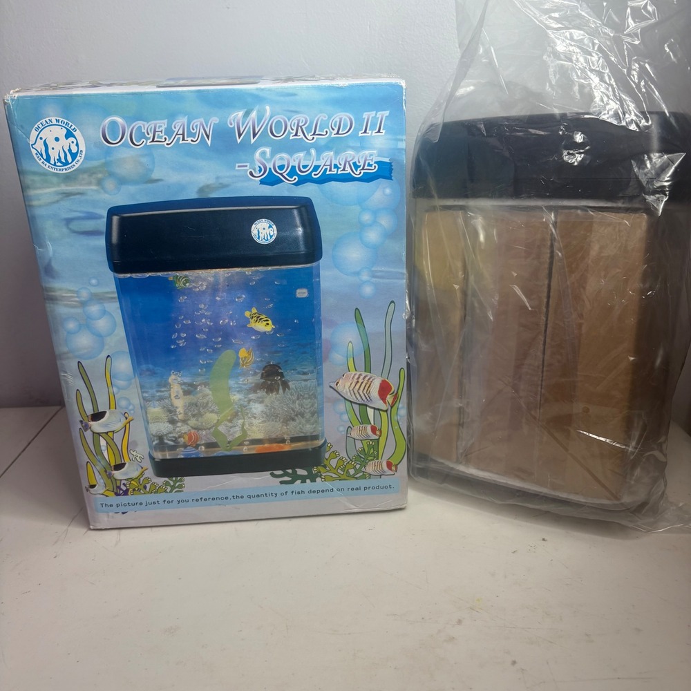 Ocean World II Square Motion Lamp Fish Aquarium Sealed New in Box